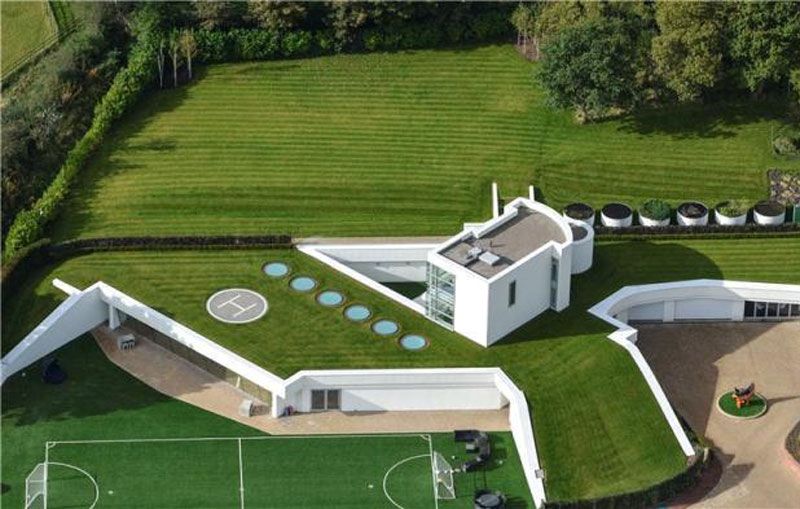 Illustration for article titled Mario Balotelli's Supposed New House Is Cool And Good